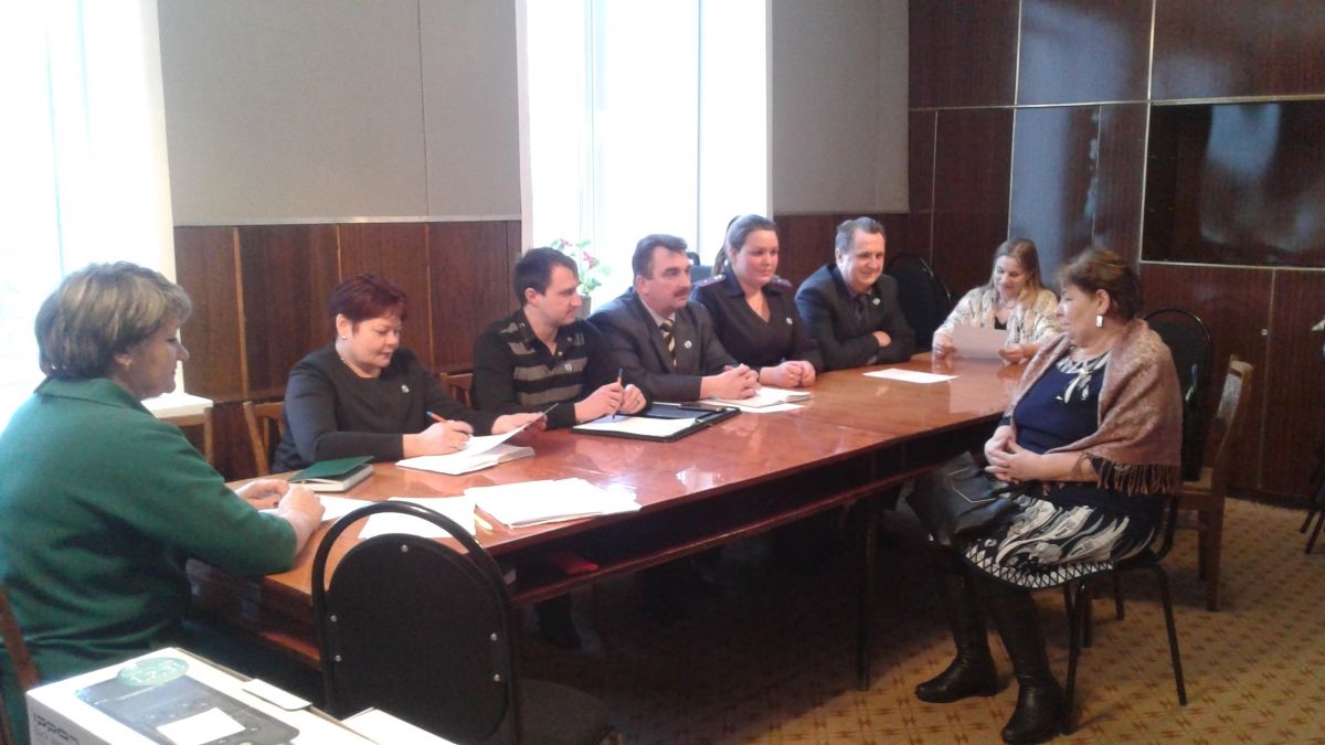 Состоялось заседание комиссии по делам несовершеннолетних  и защите их прав Ельниковского муниципального района.